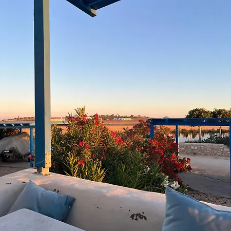 Paros 펜션